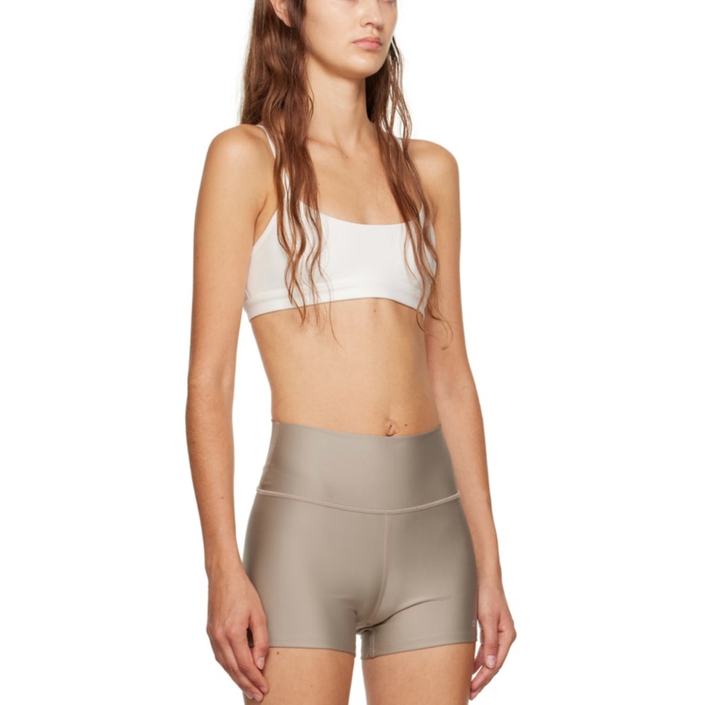 ALO YOGA Airlift Intrigue bra in ivory (white), size M.